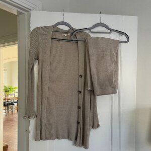 Skin Worldwide Lounge Set in Beige (S)